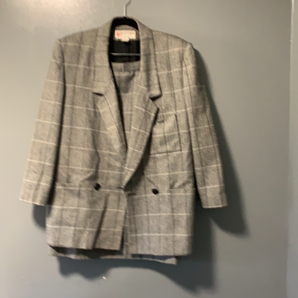 2piece Peabody House, plaid and gray black ,fully lined jacket and skirt set